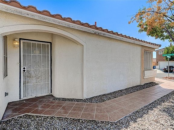 5th image of 7266 Crest Peak Ave