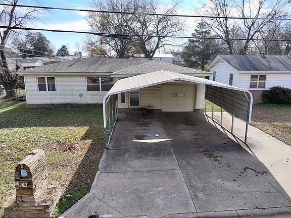 2nd image of 705 E Park St