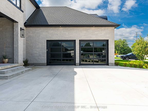 4th image of 365 Manhattan Dr
