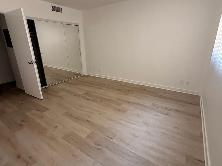 2332 S Bentley Ave #101-A — Photo 7