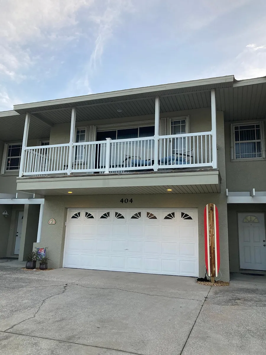 Photo 2 of 16 - 404 S Miramar Ave #2 - Indialantic, FL Front view - 404 S Miramar Ave #2
