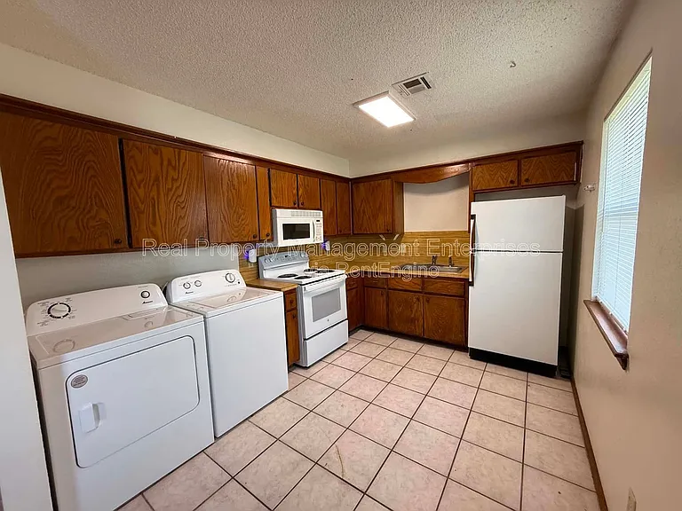1803 Sandrock Rd — Photo 8