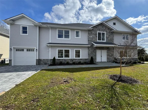 11 First Street, Glenwood Landing, NY 11547