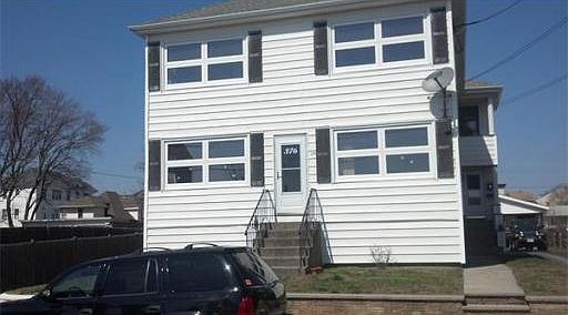 2nd image of 376 Palmer St #2