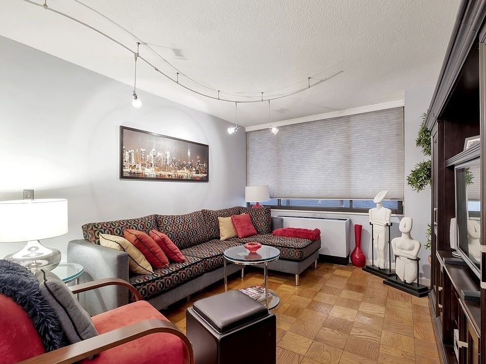 1st image of 301 E 45th St APT 6A
