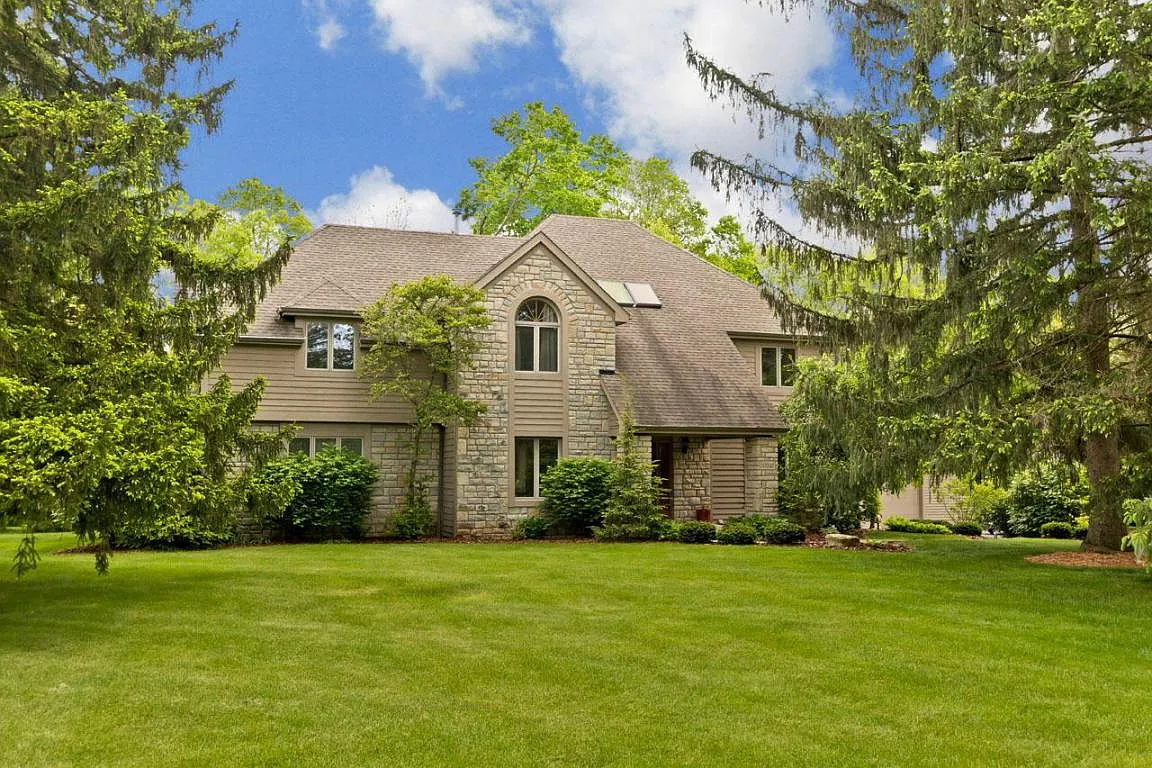 10047 Olentangy River Rd photo 1