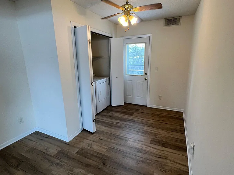 1810 Creasy Springs Rd — Photo 6