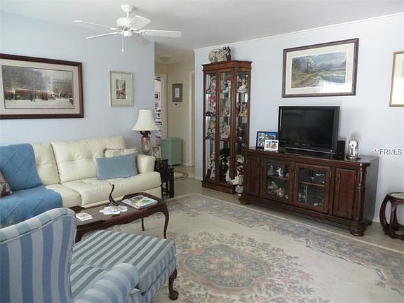 3rd image of 1655 Arbor Dr
