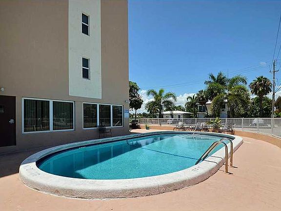 2nd image of 550 Bayshore Drive #PH-508