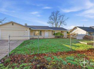 11907 NE 4th St, Vancouver, WA 98684