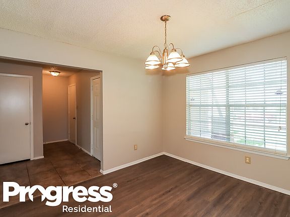 4th image of 16303 La Gloria Dr