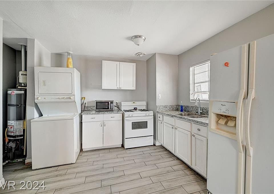 1st image of 2129 Ballard Dr APT C