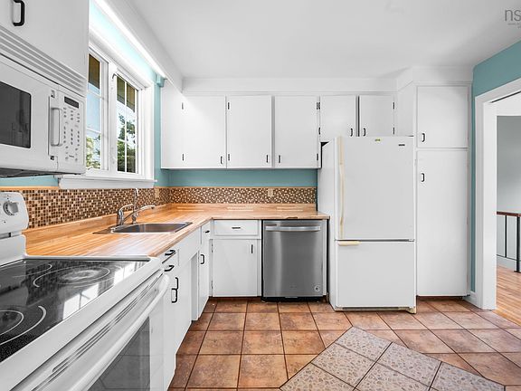 5th image of 59 Hollyoake Ln