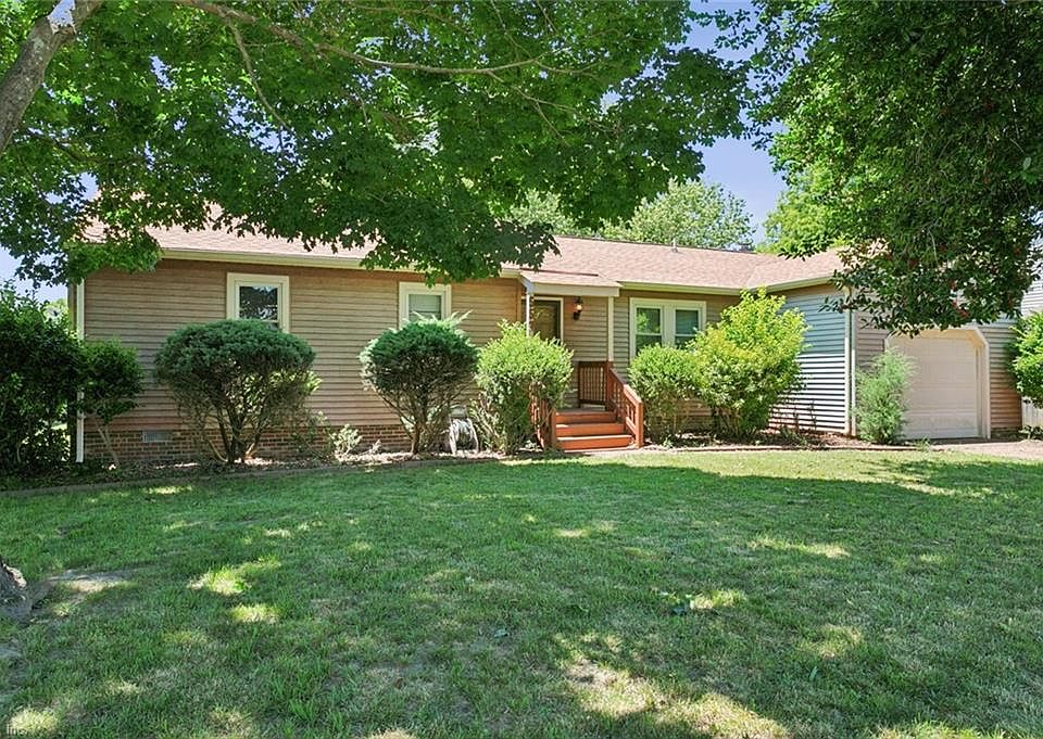 557 Dellwood Dr, Newport News, VA 23602 Zillow