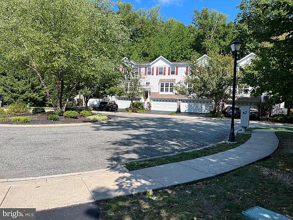 2nd image of 104 Longwood Ct
