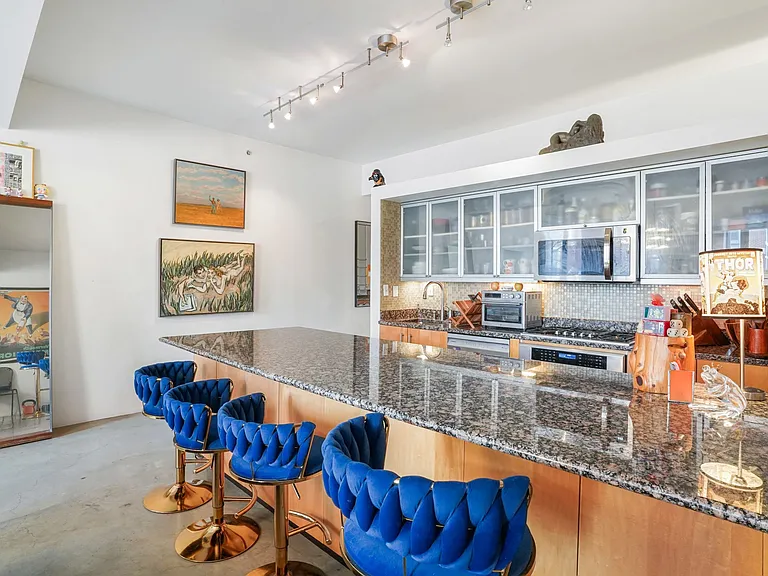 1313 Washington St #215 — Photo 9