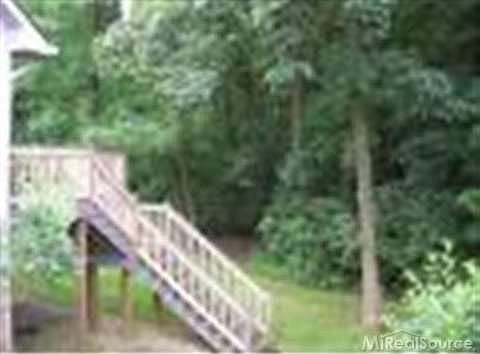5th image of 9817 Oak Valley Dr