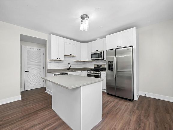 5th image of 3556 W Belmont Ave #1R