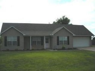 37 Oakdale Dr, Oakfield, TN 38362