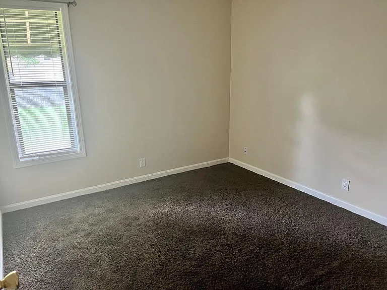 3206 La Follette Ct — Photo 9