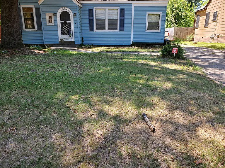 237 S Denver St — Photo 1