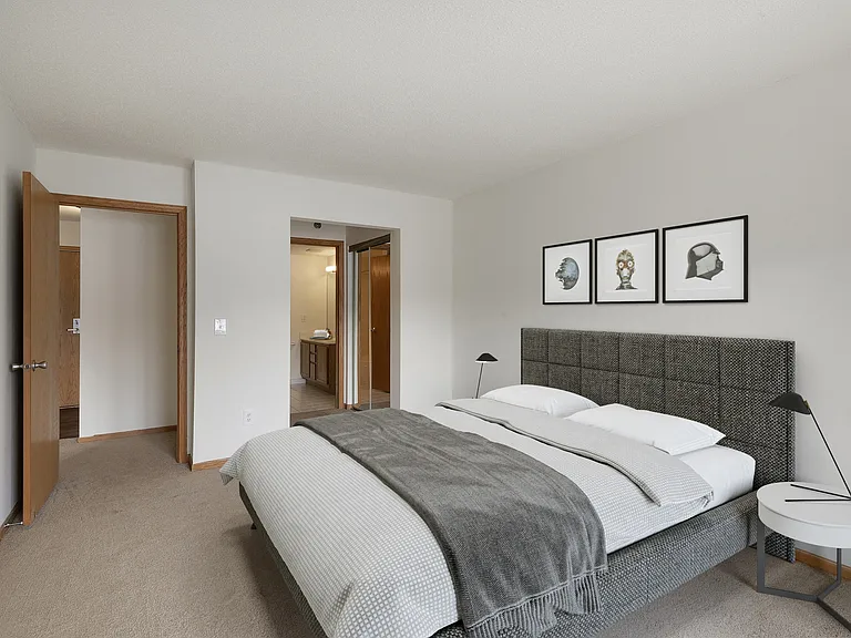Pebblebrook Court — Photo 6