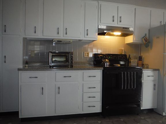 5th image of 4409 Charles Dr