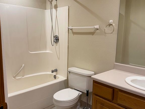 3rd image of 87 Mill Run Ct
