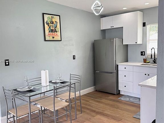 5th image of 414 N 60th Way #2