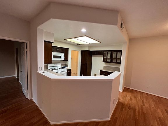 5th image of 6624 Canterbury Dr Unit 101