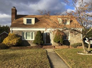 28 Salem Rd, Merrick, NY 11566