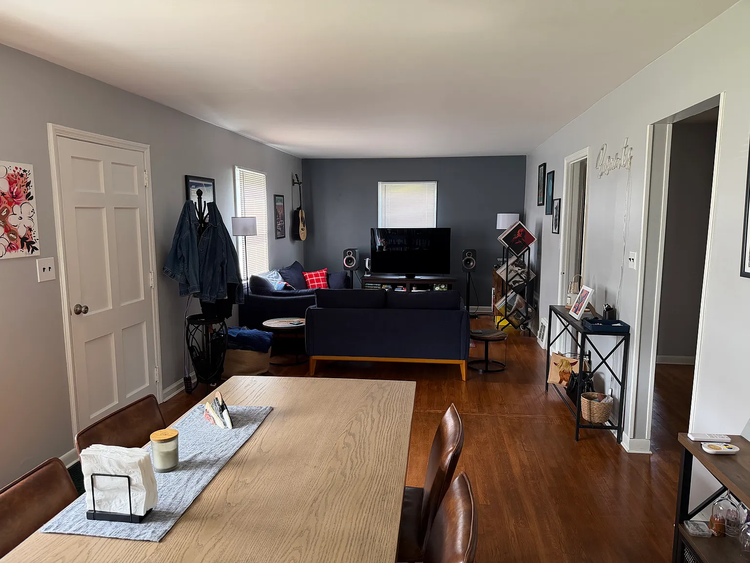 3 bed, 1283 sqft, $2,100 — Photo 2