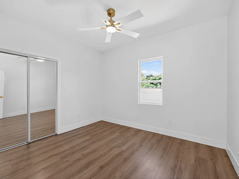 1301 Townsend Ave #4 — Photo 9