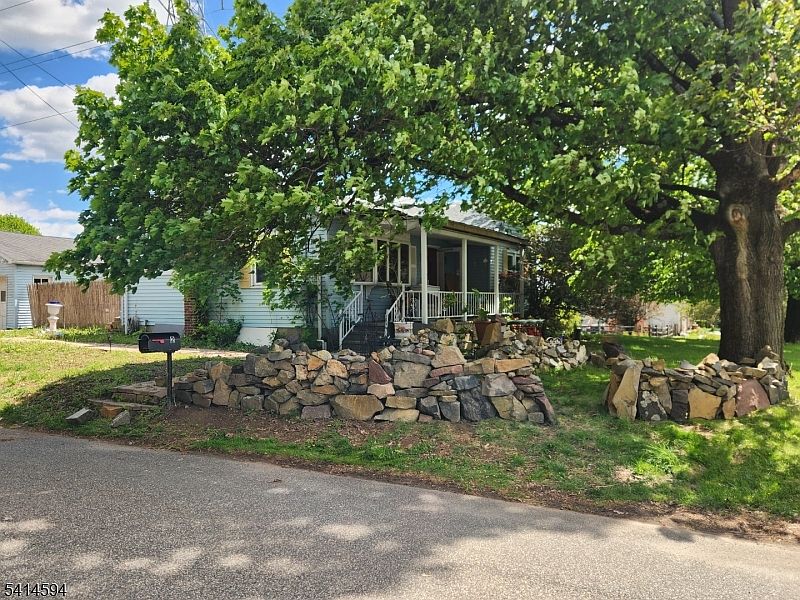 2nd image of 2 Abrams Rd