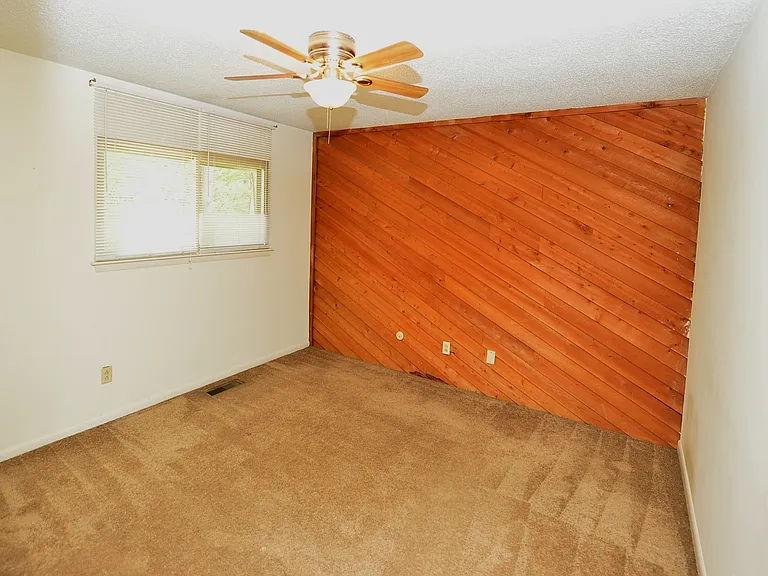 1548 Beachview Dr — Photo 17