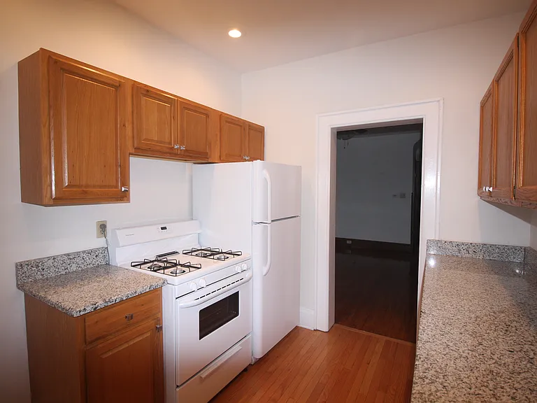 74 W Greenwood Ave — Photo 4