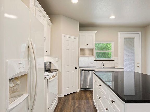 4th image of 3525 N 24th St