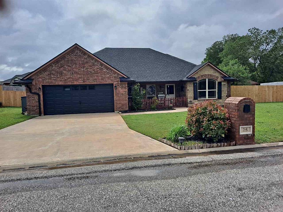 2nd image of 25 NE Summerwood Dr