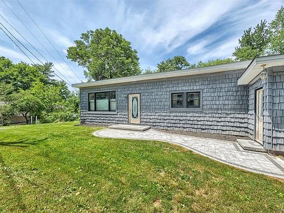 3rd image of 585 Shore Dr
