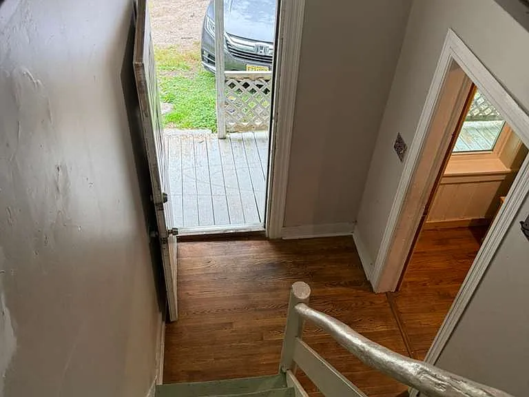 901 Maplehurst Ave — Photo 8
