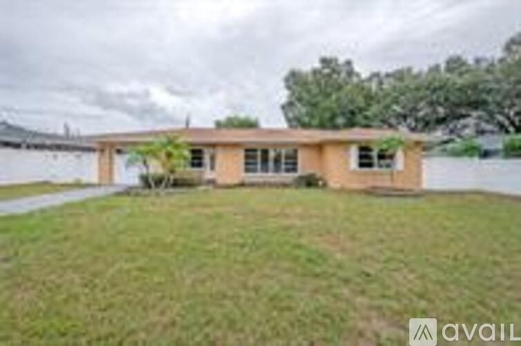 1st image of 1353 Douglas Dr