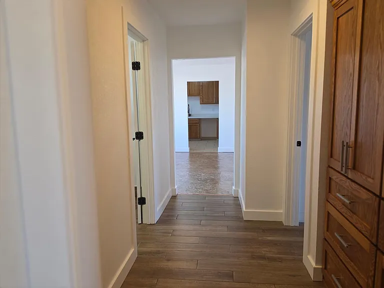 1731 E Redfield Rd — Photo 22