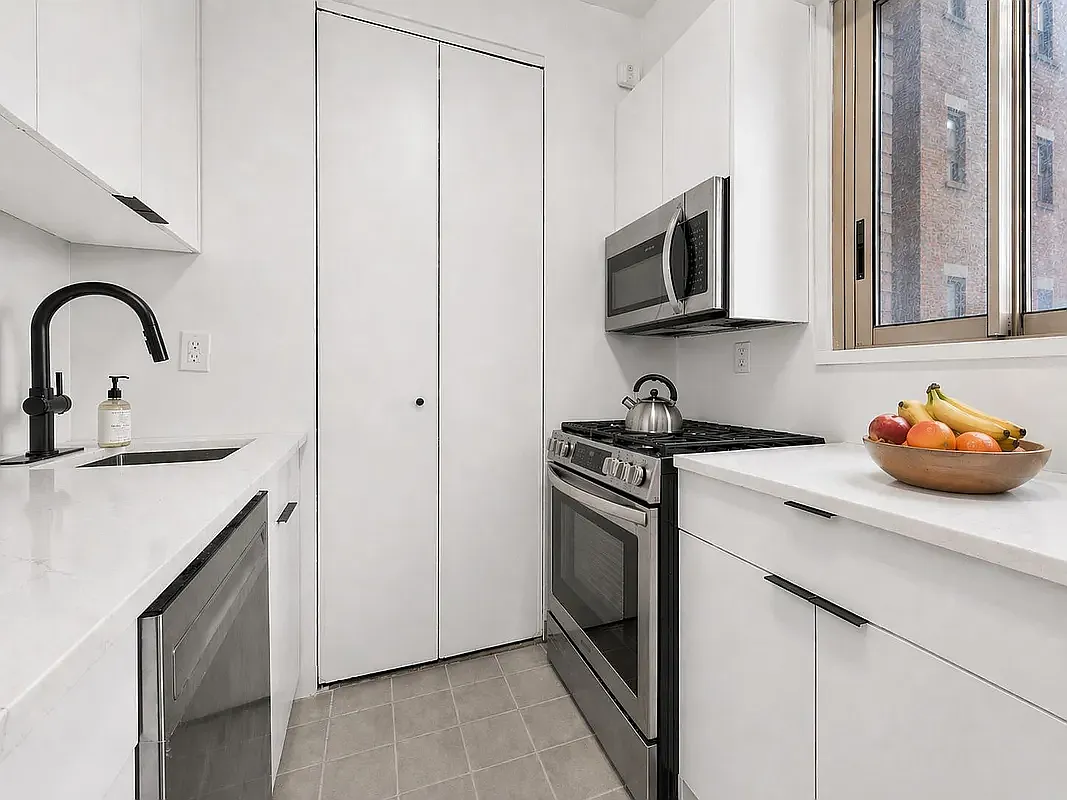 101 West 79th Street — Photo 3