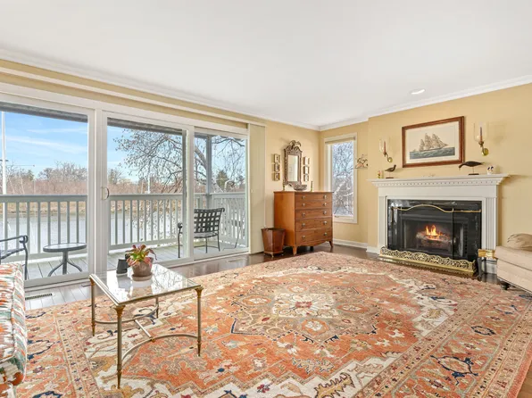 123 Harbor Drive APT 411, Stamford, CT 06902