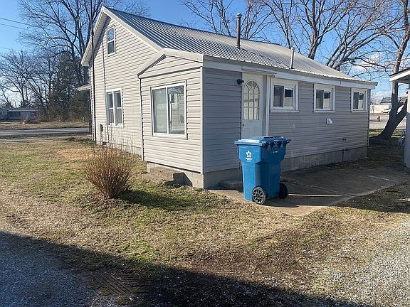 4th image of 305 S Marshall Ave