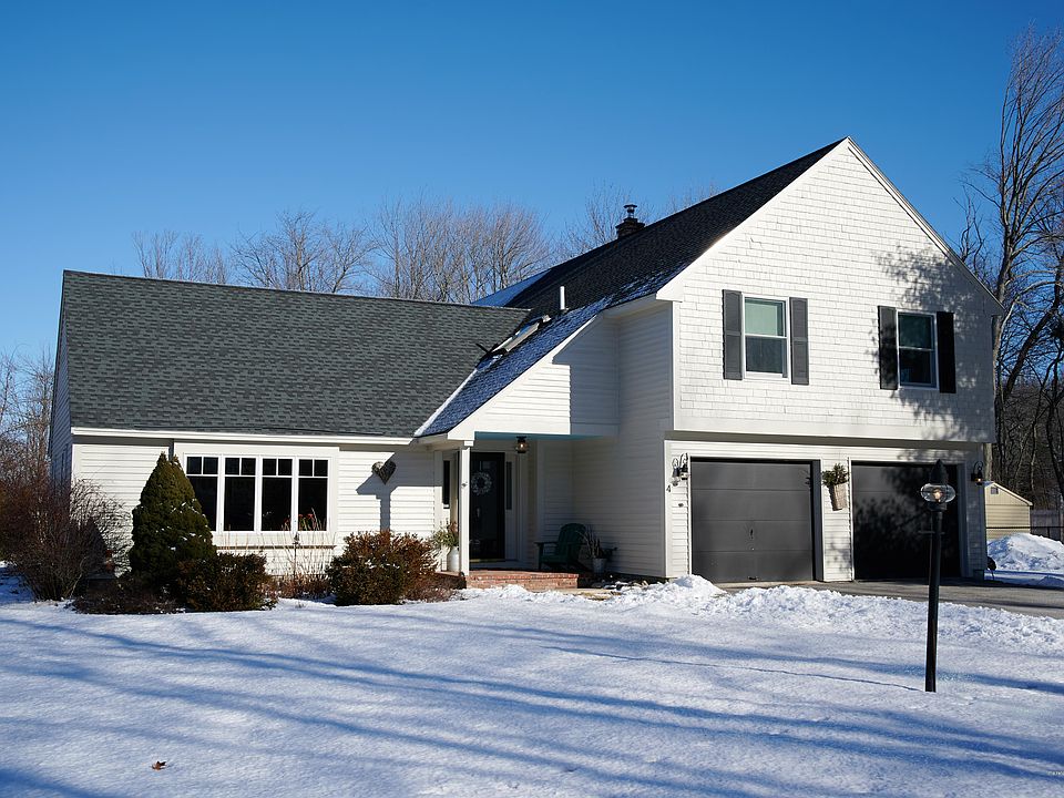 2nd image of 4 Colony Ln