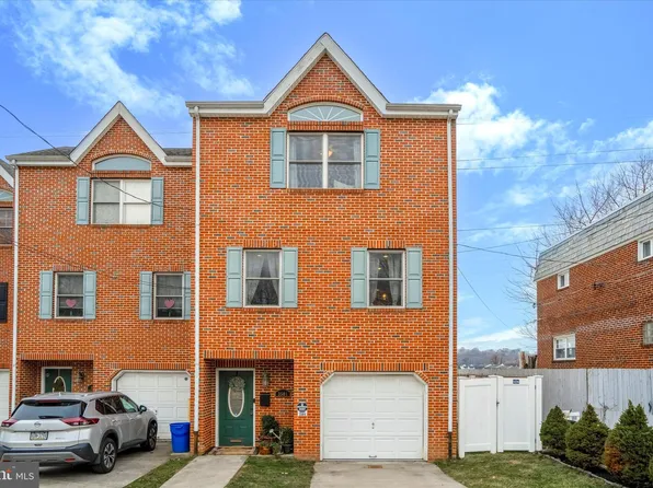 3504 Cresson St, Philadelphia, PA 19129