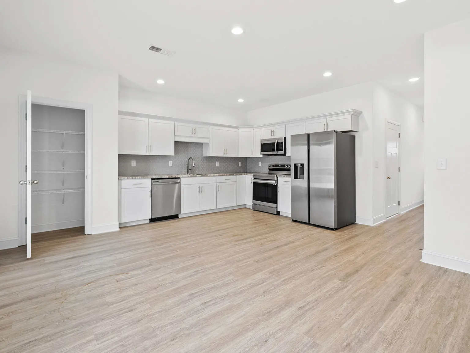 2 bed, 2.5 bath, 1136 sqft, $1,250 — Photo 4