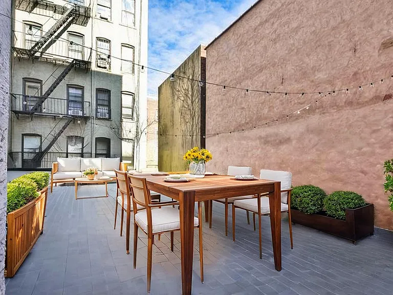 421 E 12th St #2 — Photo 1
