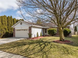 5S725 Hummingbird Ln, Naperville, IL 60540